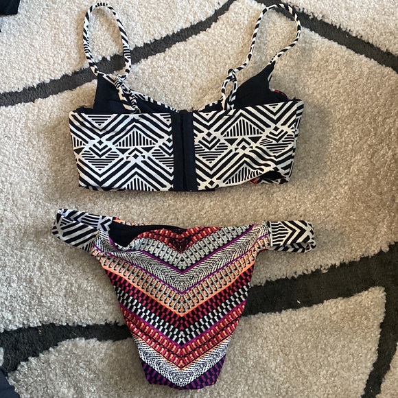 Roxy Bikini Set - Picture 4 of 8